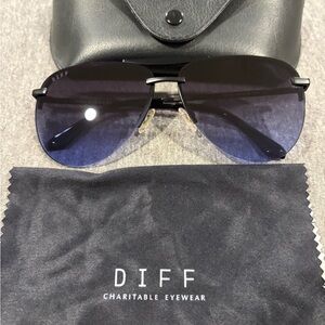 Diff Eyewear Black Sunglasses Accessories Set